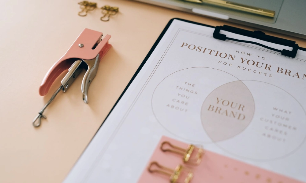 Design System vs. Brand Guidelines: Distinctions, Governance, and Operational Interlocking